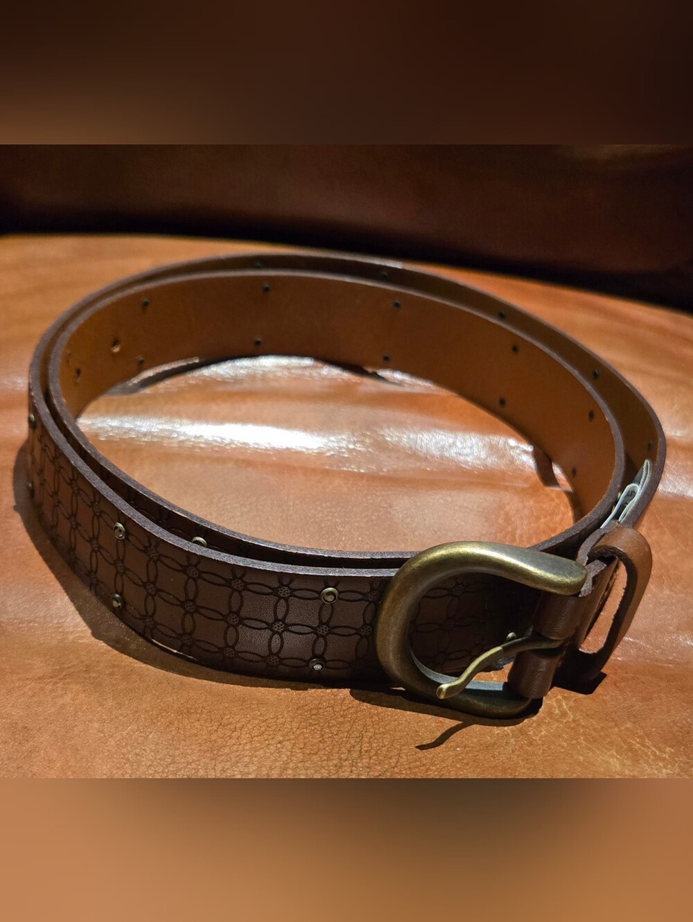NWT! Fossil Signature Glitz Brown Genuine Leather belt. Large. 44" total Length